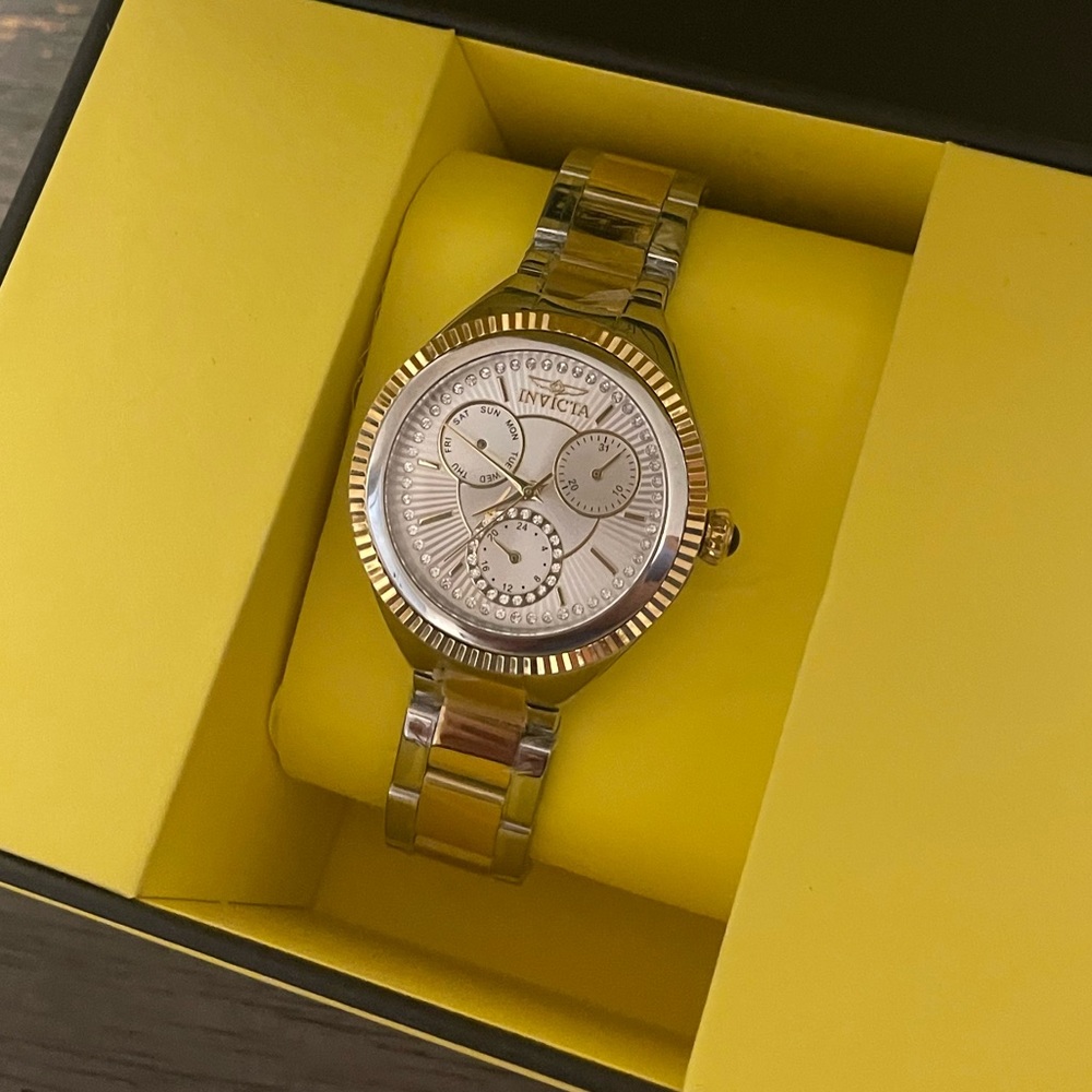 Invicta Watch! Brand NEW - Never worn!